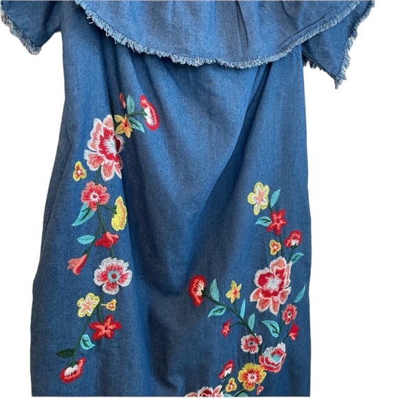 Jealous Tomato Floral Embroidered Denim Off the Shoulder Dress Size Small - Picture 3 of 8